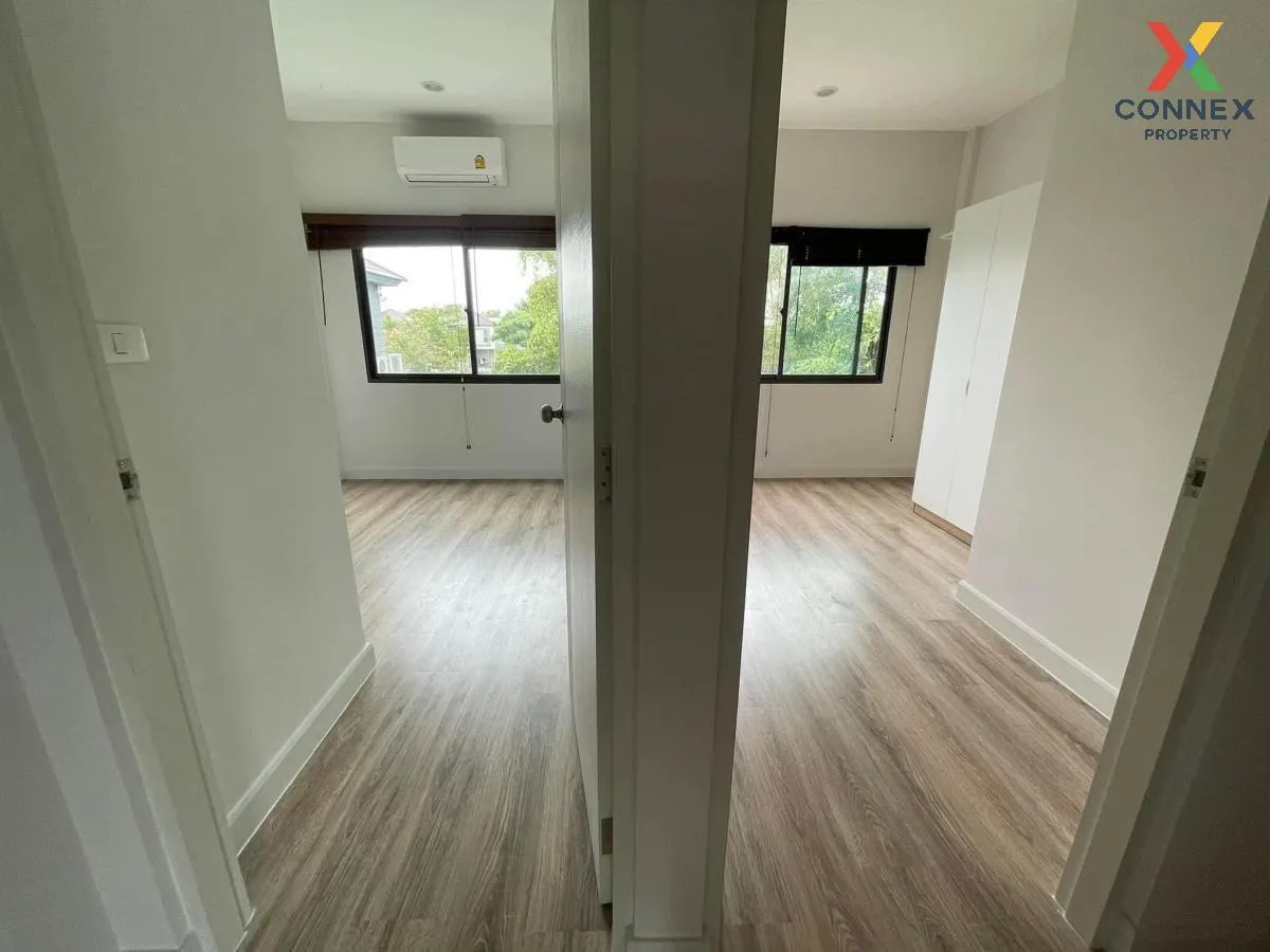 For Rent Townhouse/Townhome  , V Compound Tiwanon-Rangsit , corne