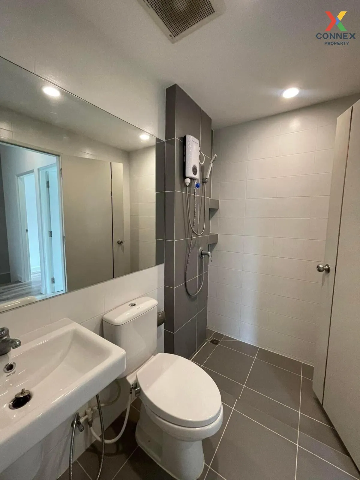 For Rent Townhouse/Townhome  , V Compound Tiwanon-Rangsit , corne