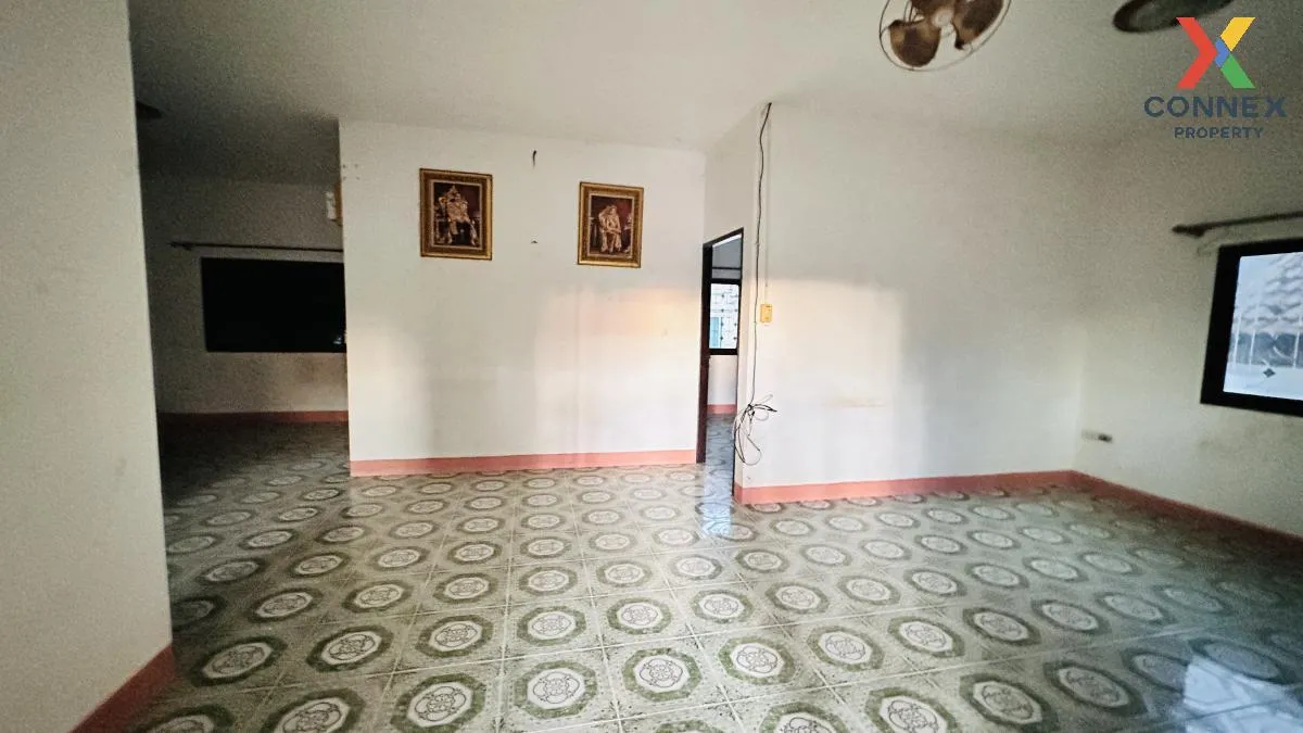 For Sale House , Duangruthai , corner unit , Saen Suk , Warin Cha 4