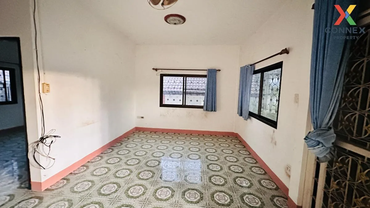 For Sale House , Duangruthai , corner unit , Saen Suk , Warin Cha