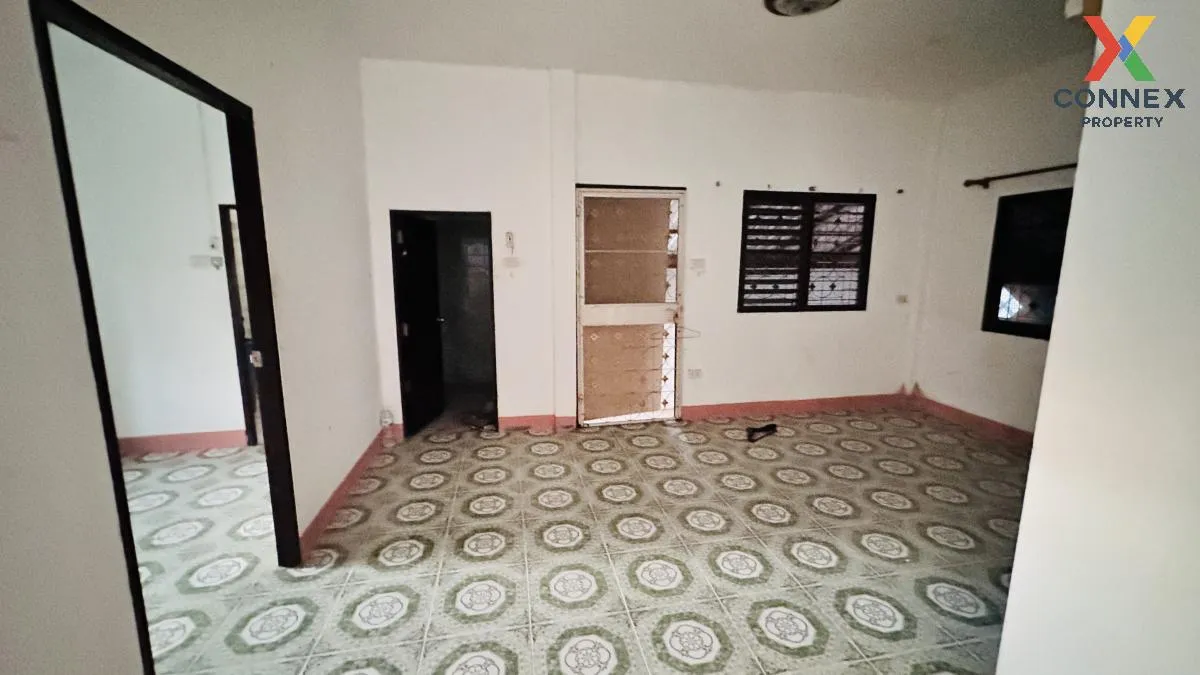 For Sale House , Duangruthai , corner unit , Saen Suk , Warin Cha