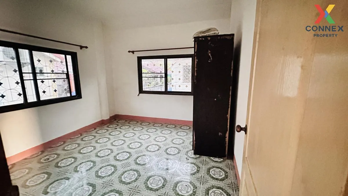 For Sale House , Duangruthai , corner unit , Saen Suk , Warin Cha