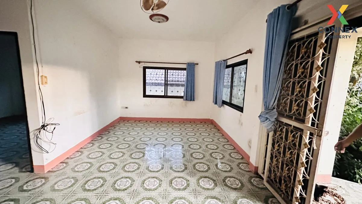 For Sale House , Duangruthai , corner unit , Saen Suk , Warin Cha