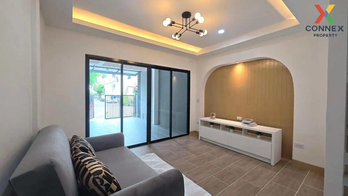 ขายทาวน์เฮ้าส์/ทาวน์โฮม  บ้านวรางกูล เลียบคลองสอง บางชัน เขต คลอง 4