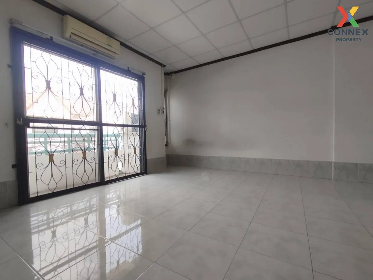 For Sale Townhouse/Townhome  , Garden Home Theparak , Thepharak ,