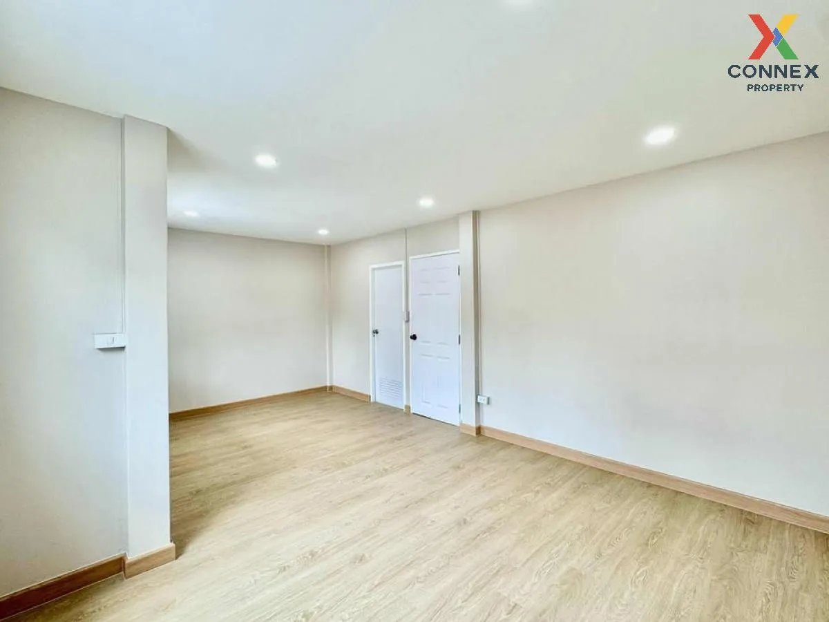 ขายทาวน์เฮ้าส์/ทาวน์โฮม  ทิพย์นคร นนทบุรี MRT-แยกติวานนท์ บางเขน 