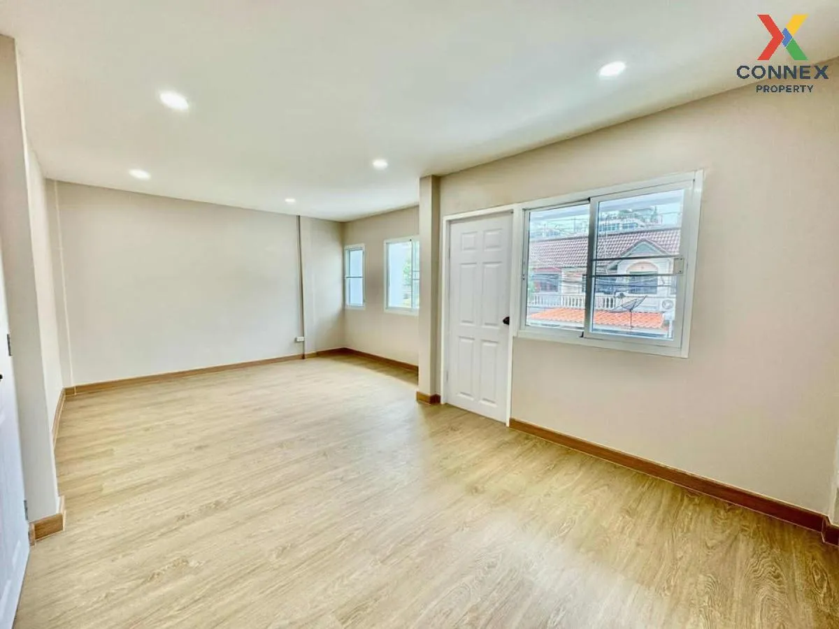 ขายทาวน์เฮ้าส์/ทาวน์โฮม  ทิพย์นคร นนทบุรี MRT-แยกติวานนท์ บางเขน 