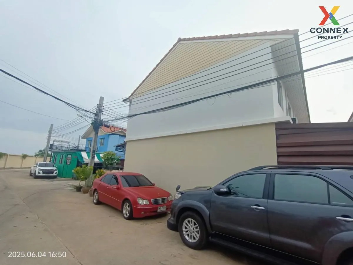 For Sale Townhouse/Townhome  , Poomjainivate 3 , corner unit , Na 2