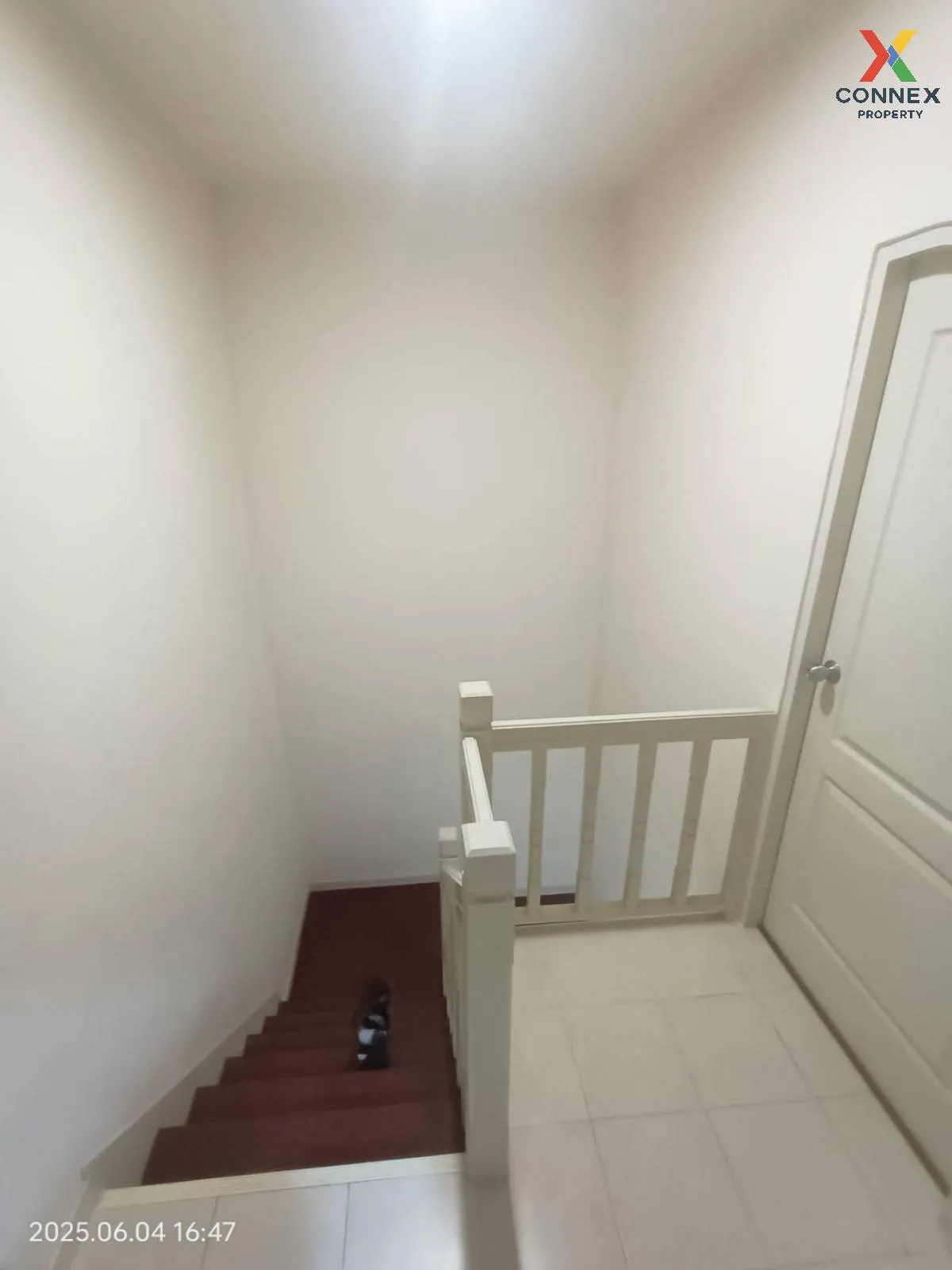 For Sale Townhouse/Townhome  , Poomjainivate 3 , corner unit , Na