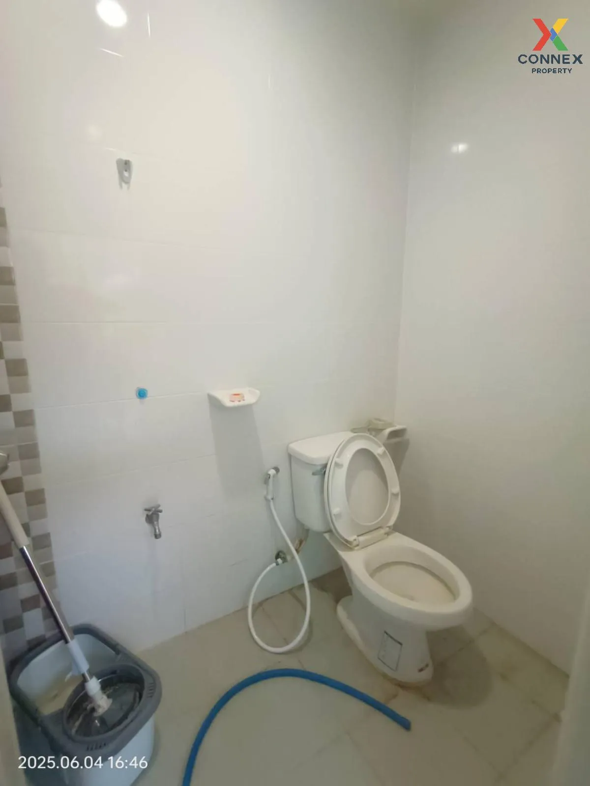 For Sale Townhouse/Townhome  , Poomjainivate 3 , corner unit , Na