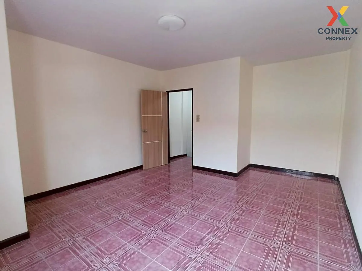 For Sale Townhouse/Townhome  , Sinthawee Ngam Charoen , Tha Kham 