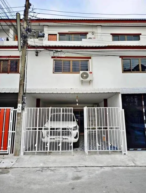 ขายทาวน์โฮม ซอยนวลจันทร์ 36 นวลจันทร์ เขต บึงกุ่ม กรุงเทพ CX-123270 ขายทาวน์โฮม ซอยนวลจันทร์ 36 นวลจันทร์ เขต บึงกุ่ม กรุงเทพ CX-123270