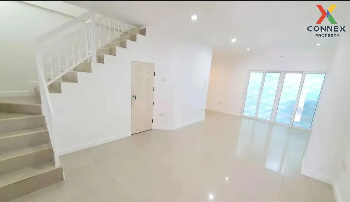 For Rent Townhouse/Townhome  , Home In Town Paholyothin 73 , BTS- For Rent Townhouse/Townhome  , Home In Town Paholyothin 73 , BTS- 3