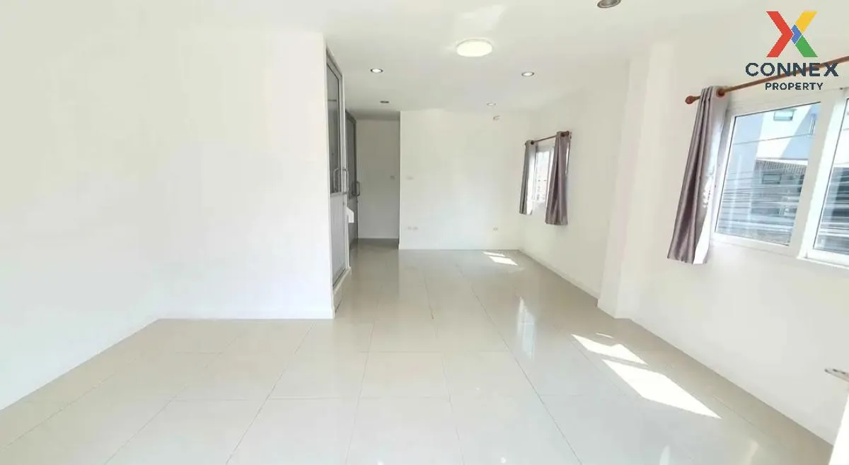 For Rent Townhouse/Townhome  , Home In Town Paholyothin 73 , BTS- For Rent Townhouse/Townhome  , Home In Town Paholyothin 73 , BTS-