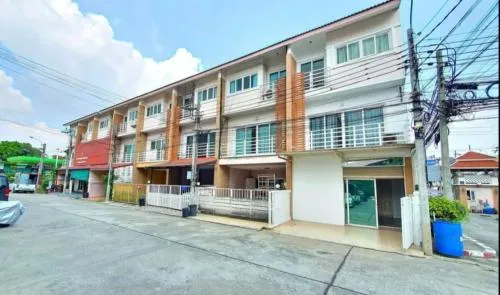 For Rent Townhouse/Townhome  , Home In Town Paholyothin 73 , BTS-Yaek Kor Por Aor , Sanambin , Don Mueang , Bangkok , CX-123285