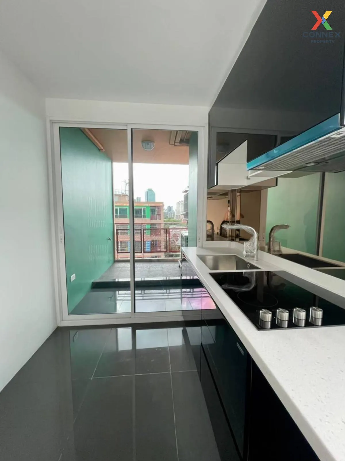 ขายคอนโด  ซี สไตล์ คอนโด ห้องมุม หน้ากว้าง MRT-สุทธิสาร สามเสนนอก