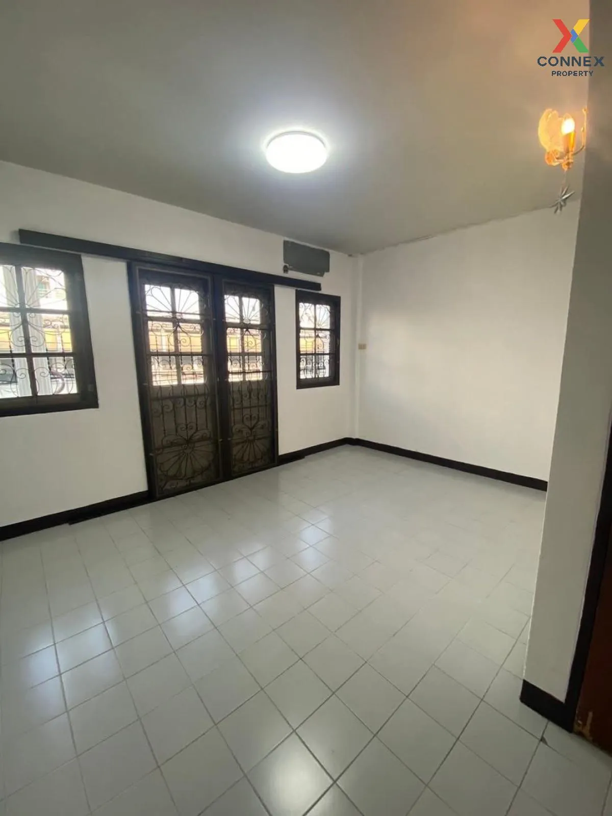 For Rent Townhome,Pracharat Bamphen 9 , Huai Khwang , Huai Khwang