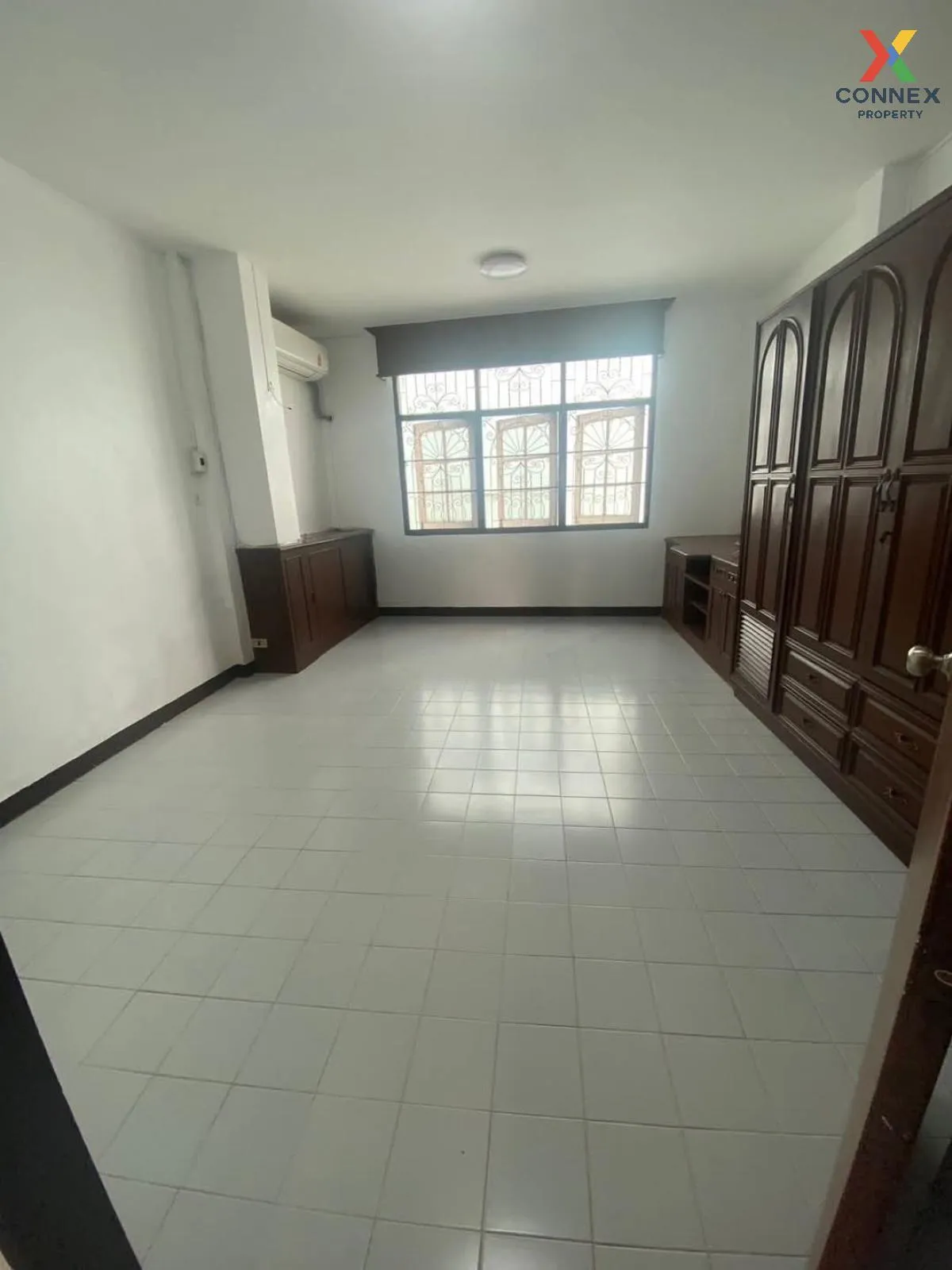 For Rent Townhome,Pracharat Bamphen 9 , Huai Khwang , Huai Khwang