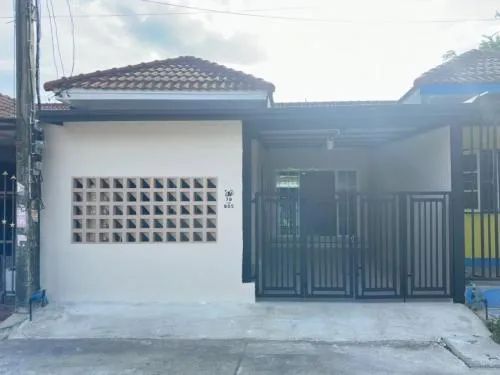 ขายทาวน์เฮ้าส์/ทาวน์โฮม  บ้านพรธิสาร 5 ลำผักกูด ธัญบุรี ปทุมธานี CX-123513