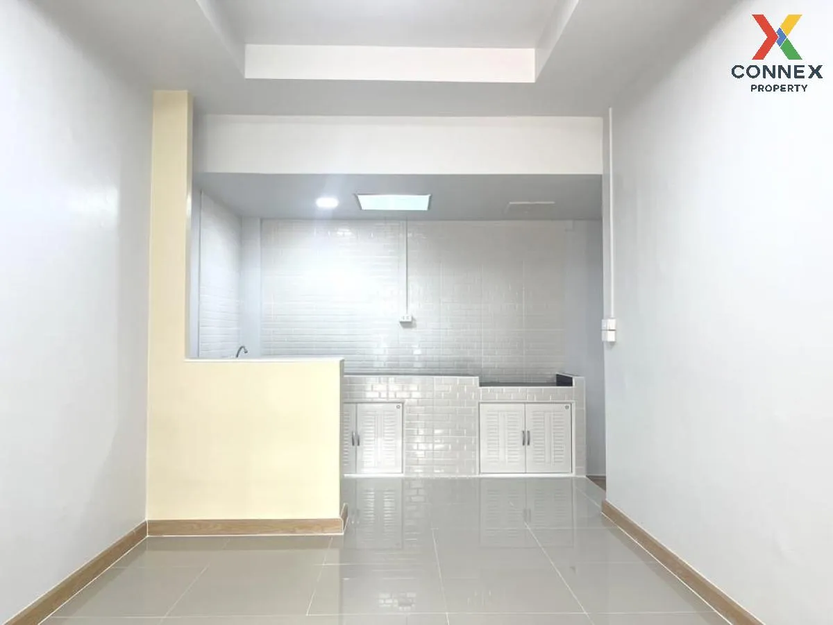 ขายทาวน์เฮ้าส์/ทาวน์โฮม  บ้านพรธิสาร 5 ลำผักกูด ธัญบุรี ปทุมธานี 