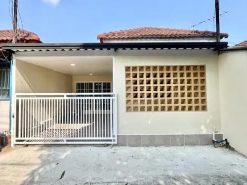 ขายทาวน์เฮ้าส์/ทาวน์โฮม  บ้านพรธิสาร 5 ลำผักกูด ธัญบุรี ปทุมธานี CX-123518