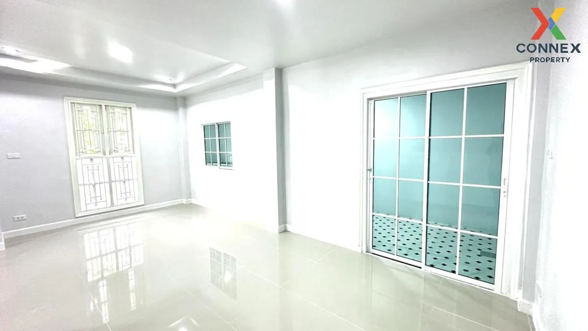 For Sale Townhouse/Townhome  , Saptepa-Pitpimook , Rangsit , Than