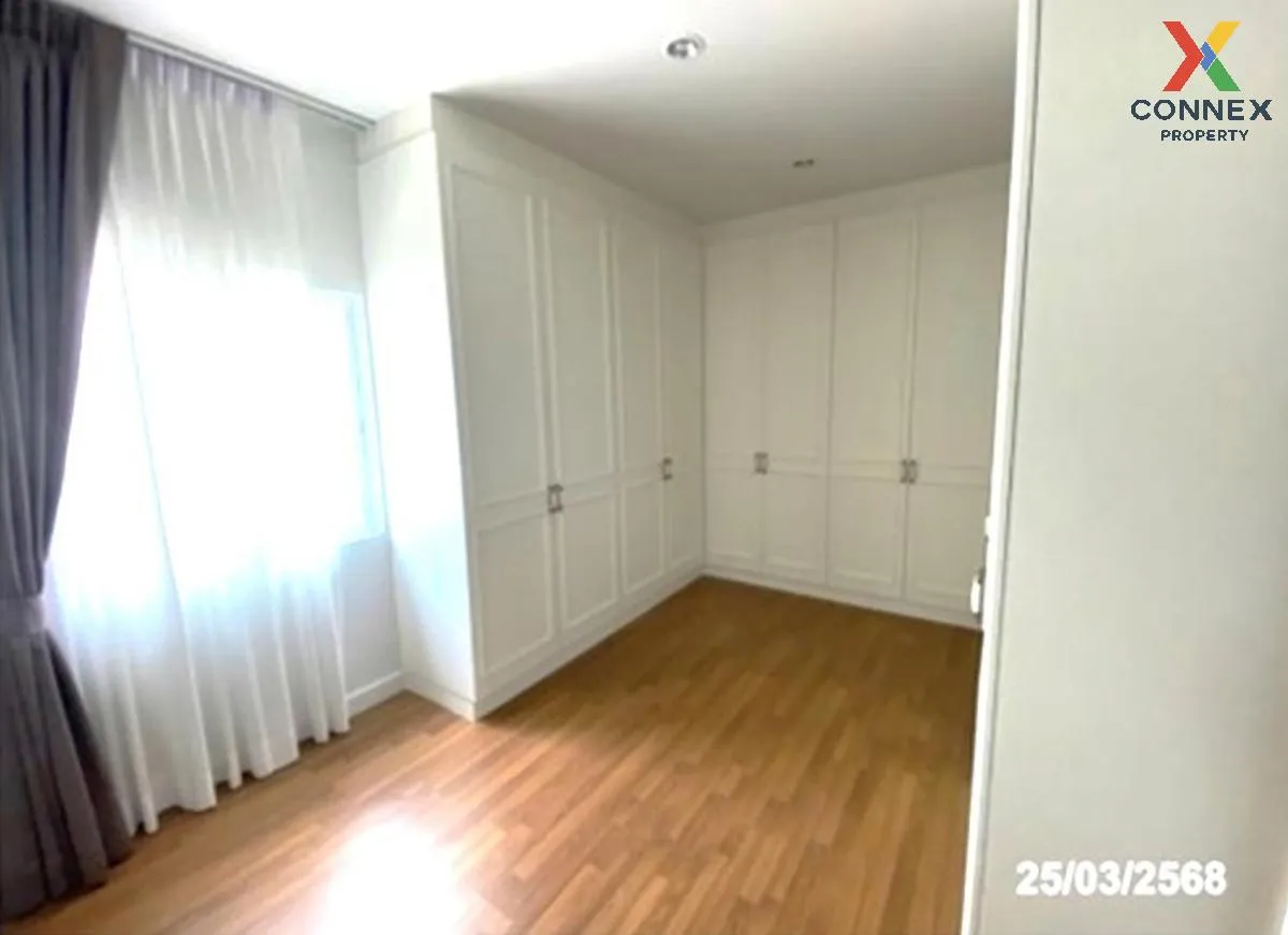 For Sale House , Baan Fah Piyarom Nordern Lamlukka Klong 6  , Bue