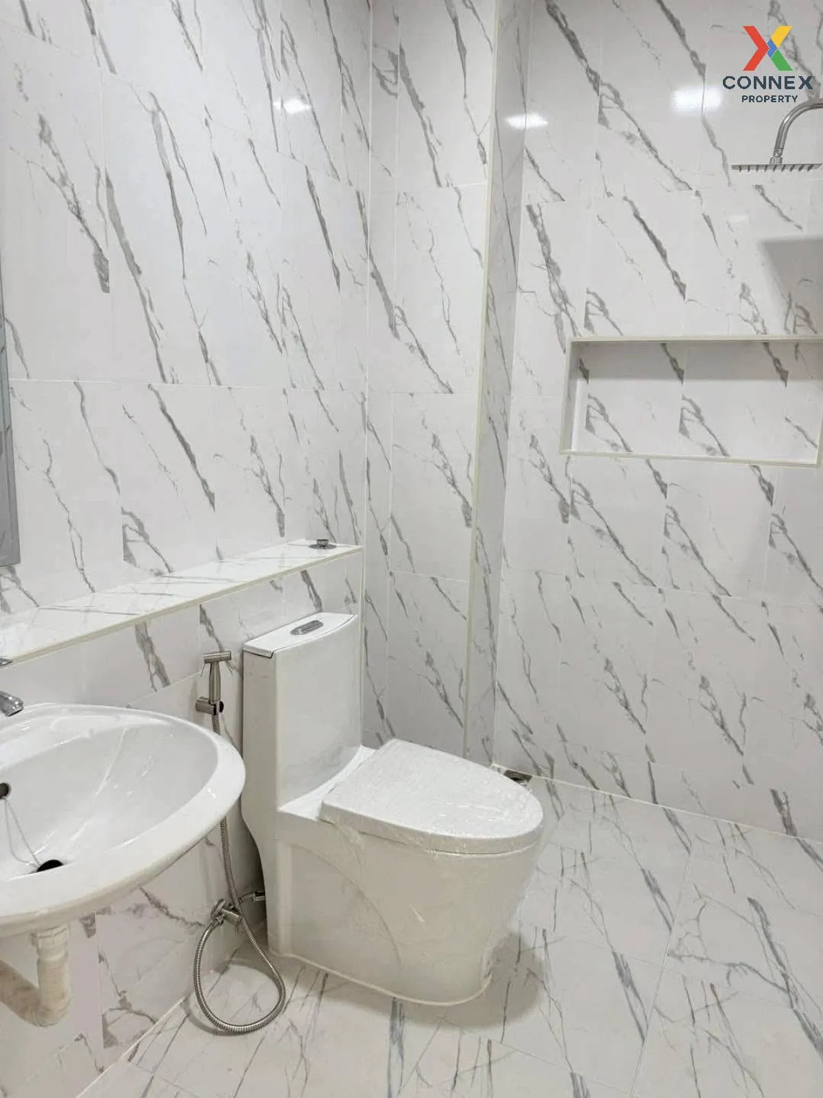 For Sale Townhouse/Townhome  , Prinluck Navamin , newly renovated For Sale Townhouse/Townhome  , Prinluck Navamin , newly renovated