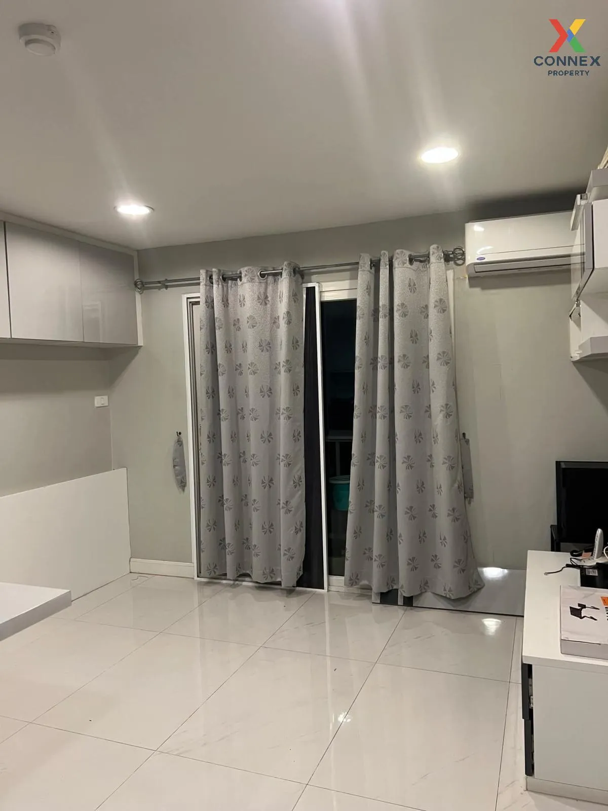 ขายคอนโด  เดอะ เพลน เนอรี่ สาทร BTS-กรุงธนบุรี คลองต้นไทร เขต คลอ