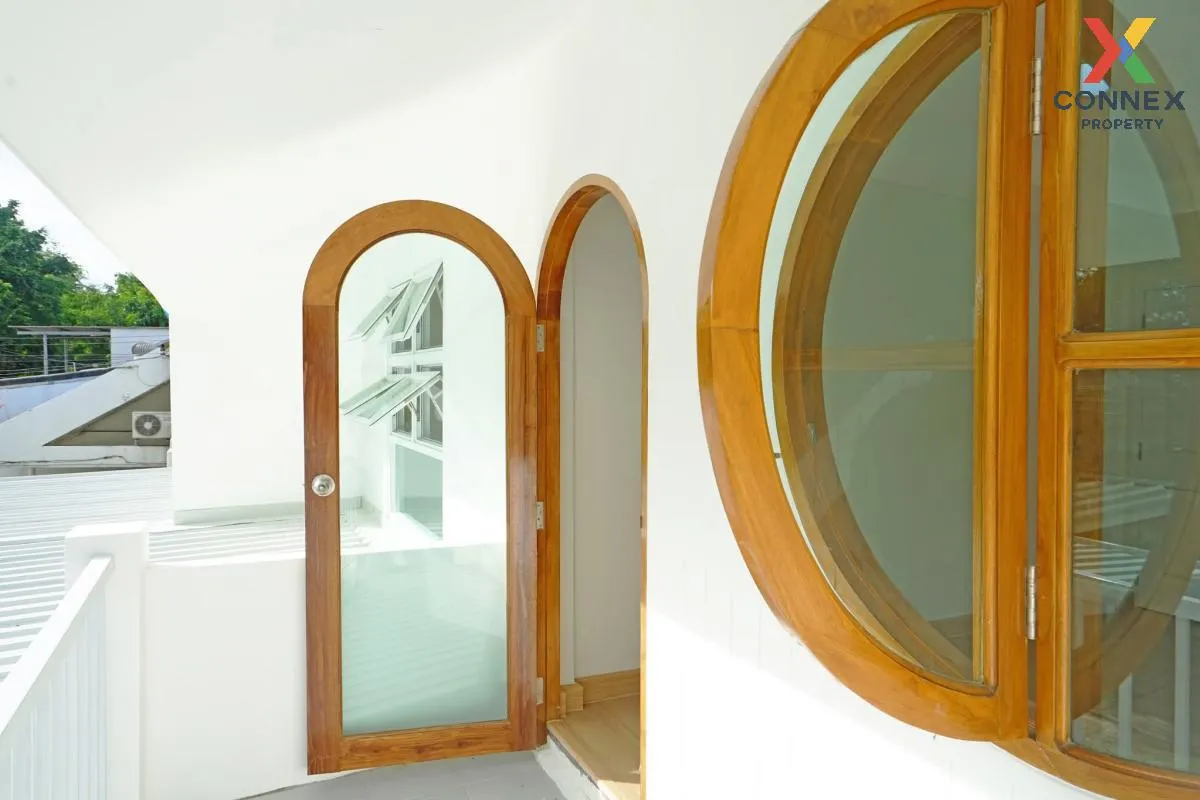 For Sale House , Baan Sudjit Nivate , corner unit , newly renovat