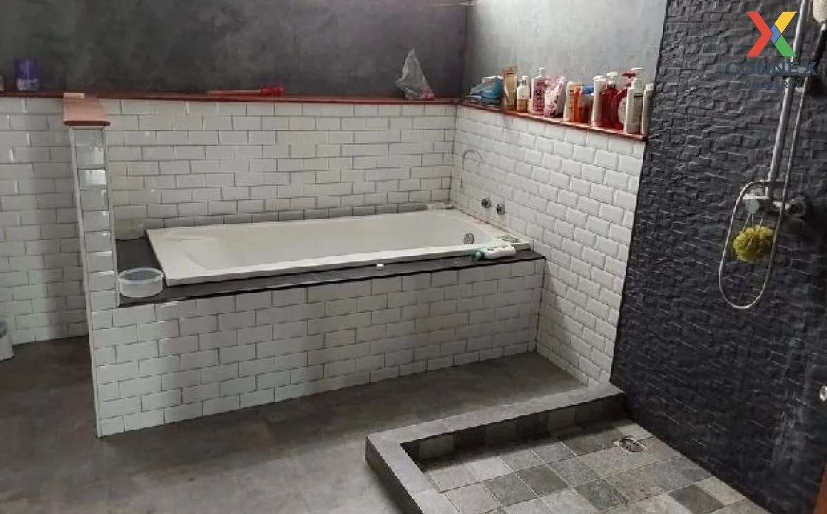 ขายอาคารพาณิชย์ 4.5 ชั้น บางเมือง เมืองสมุทรปราการ สมุทรปราการ CX