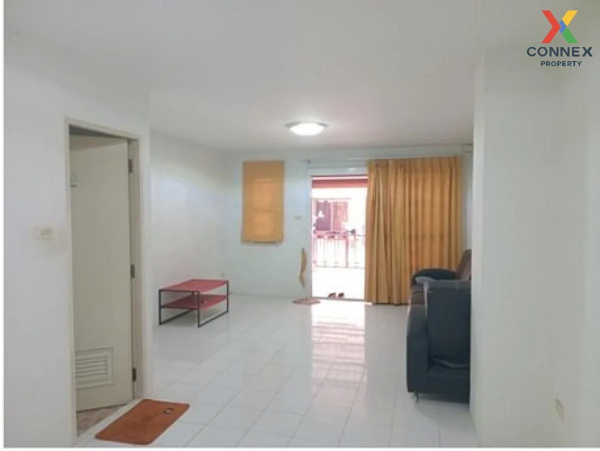 For Sale Townhouse/Townhome  , Baan Wananya Phanthong - Chonburi  4