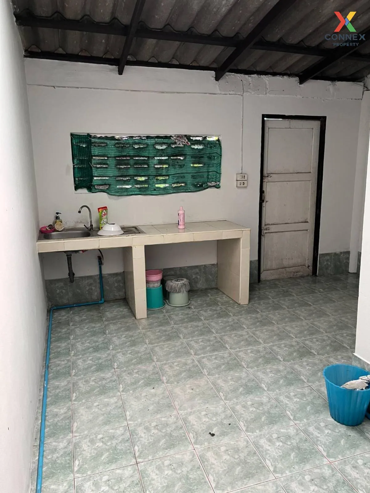 ขาย ตึกแถว 3 ชั้นครึ่งติดถนนแพรกษา CX-123846