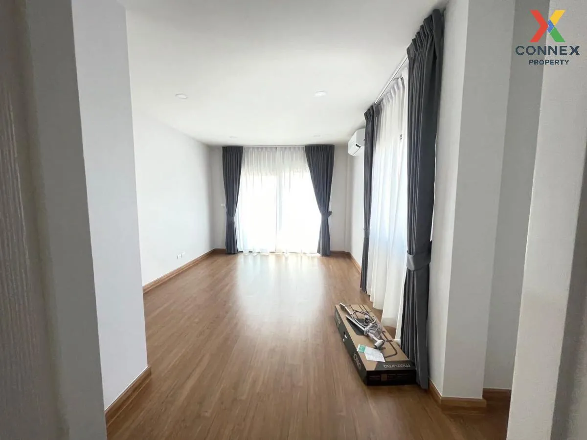 For Rent House , Centro Bangna - Kingkaew , wide frontage , Racha