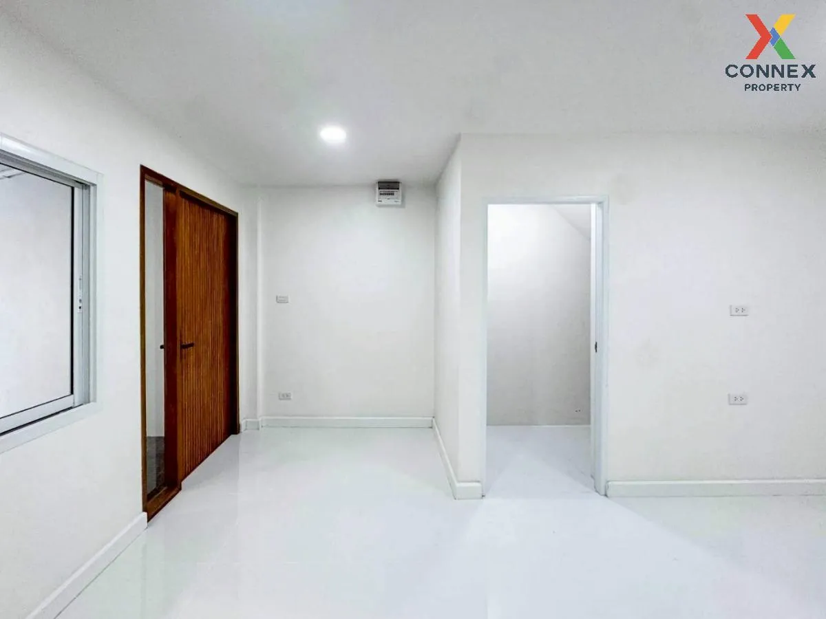 ขายทาวน์เฮ้าส์/ทาวน์โฮม  หมู่บ้าน 84 แมนชั่น MRT-ลาดพร้าว 71 (สาย ขายทาวน์เฮ้าส์/ทาวน์โฮม  หมู่บ้าน 84 แมนชั่น MRT-ลาดพร้าว 71 (สาย 3