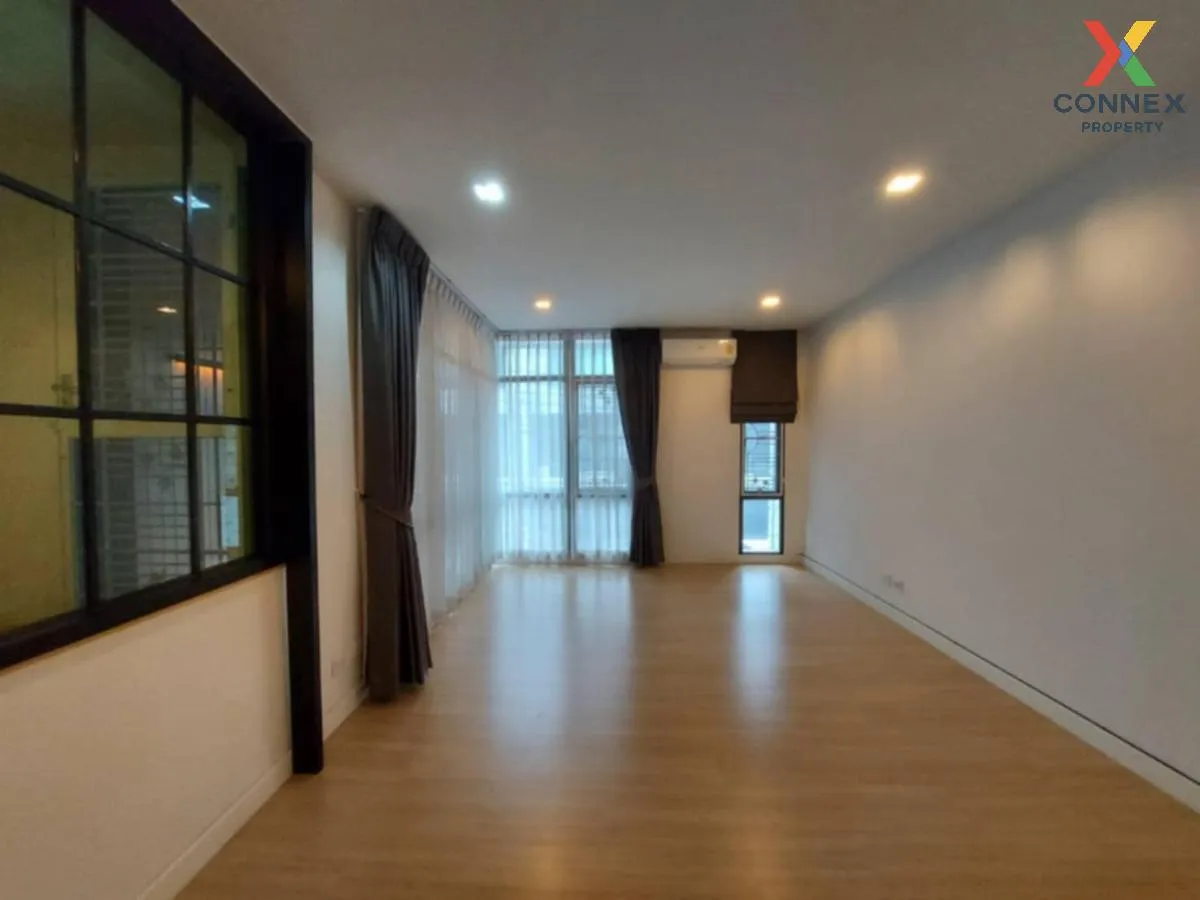 For Rent Townhouse/Townhome  , PLEX BANGNA , wide frontage , Bang 2