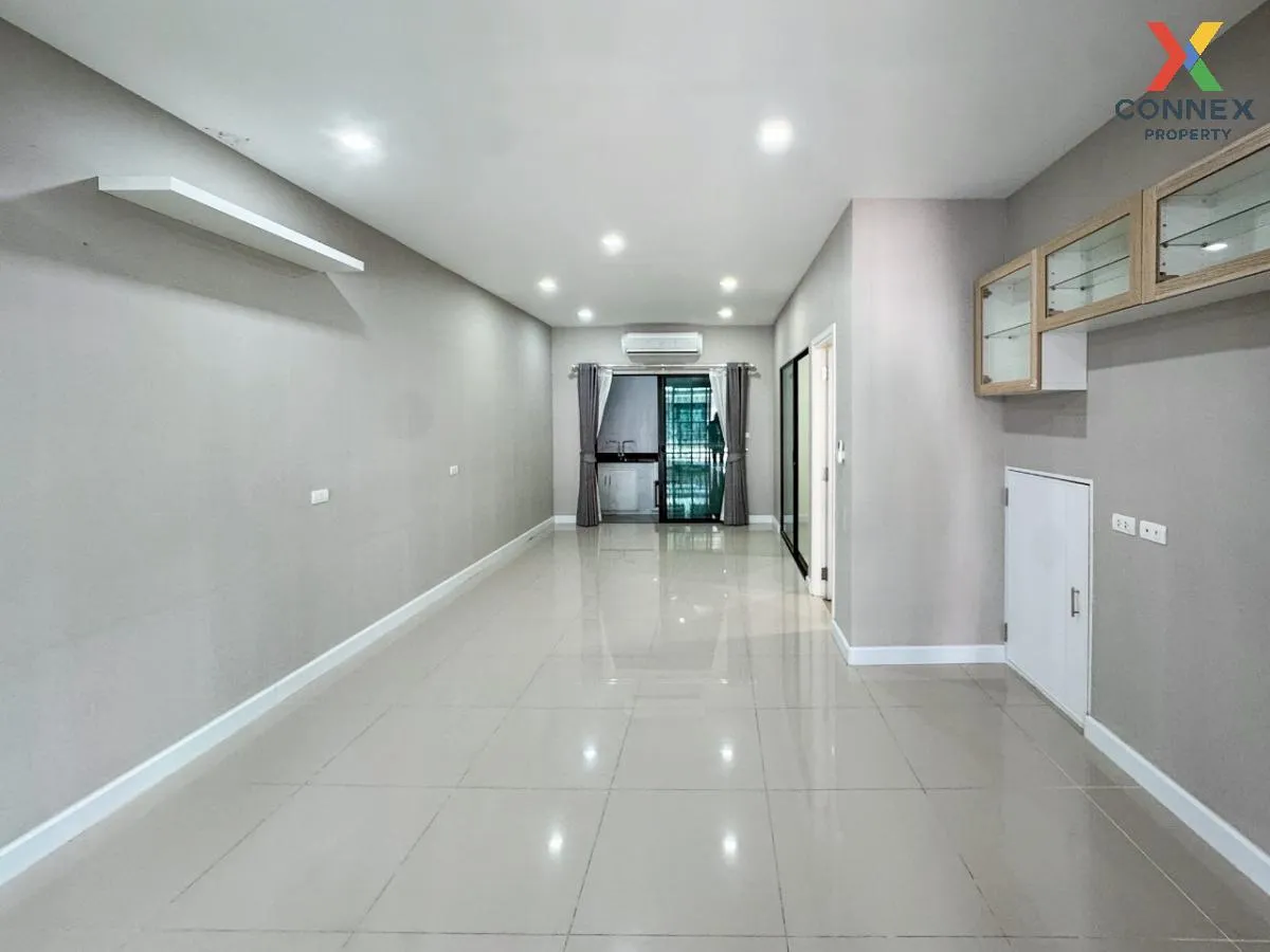 ขายทาวน์เฮ้าส์/ทาวน์โฮม  พาทิโอ วัชรพล-รามอินทรา MRT-วัชรพล ท่าแร 4