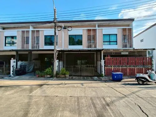 ขายทาวน์เฮ้าส์/ทาวน์โฮม  พฤกษาไลท์ ล็อกซ์ สุขุมวิท - เทพารักษ์ หน้ากว้าง BTS-ปู่เจ้า เทพารักษ์ เมืองสมุทรปราการ สมุทรปราการ CX-123928