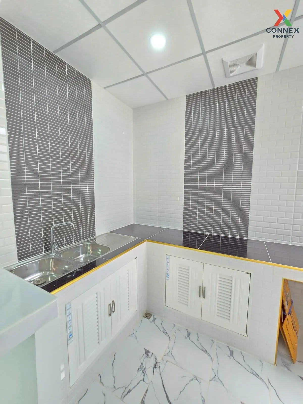 For Sale Townhouse/Townhome  , Lert Ubon Lam Luk Ka Khlong 5 , Bu