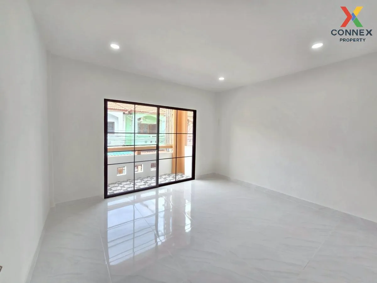 For Sale Townhouse/Townhome  , Lert Ubon Lam Luk Ka Khlong 5 , Bu