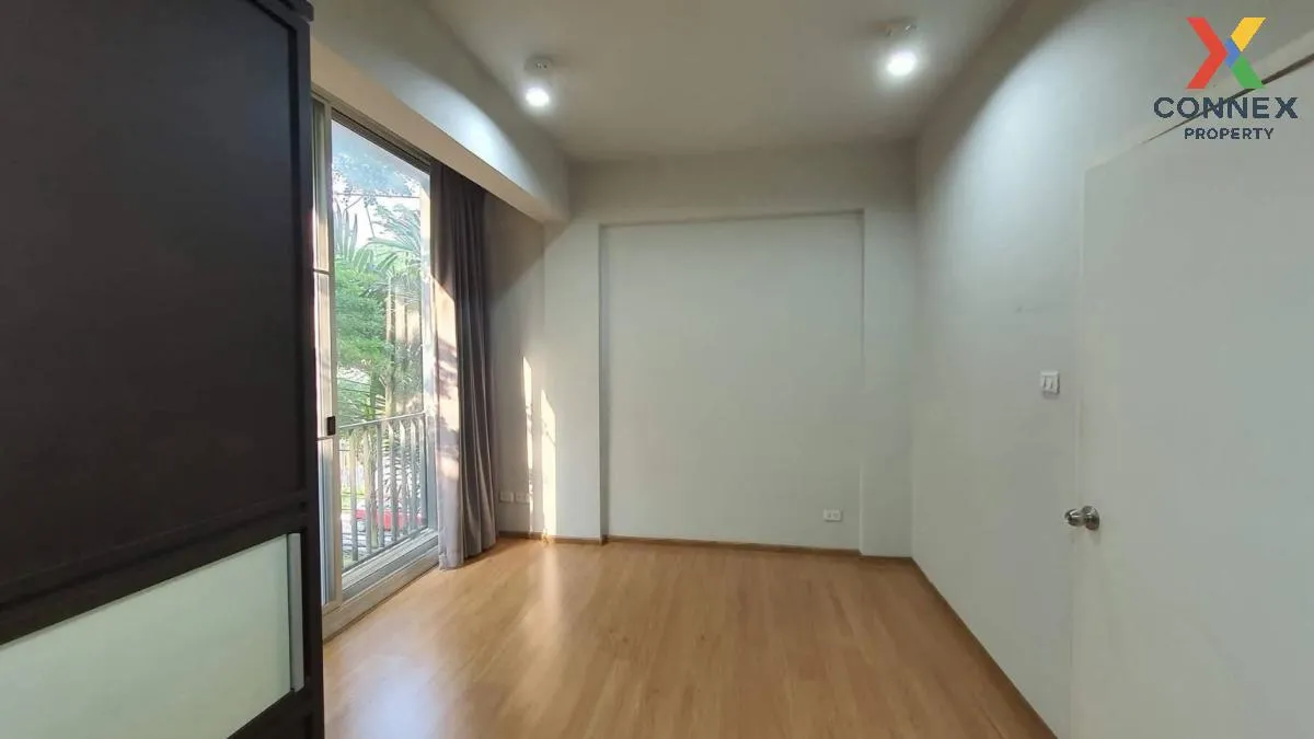 For Sale Townhouse/Townhome  , Siamese Blossom @ Fashion , corner