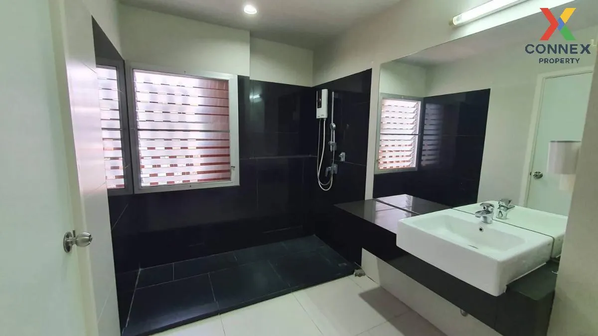 For Sale Townhouse/Townhome  , Siamese Blossom @ Fashion , corner