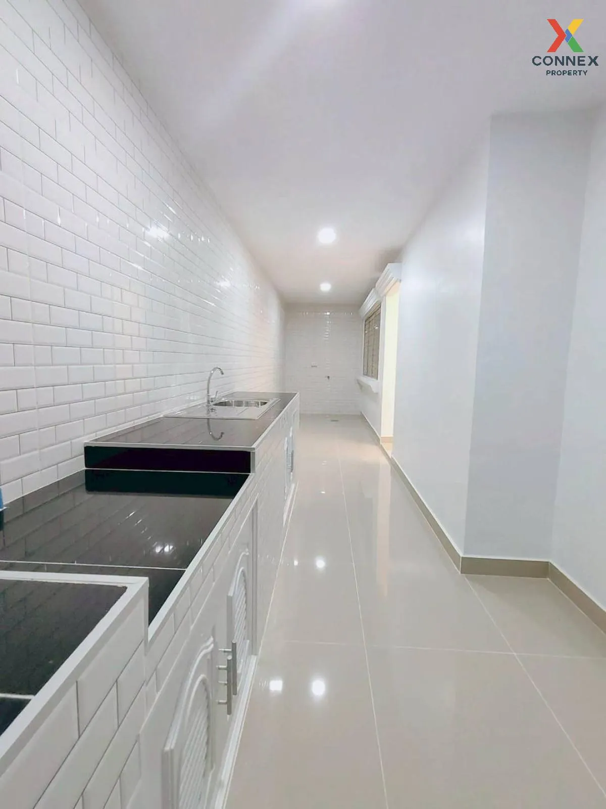 ขายทาวน์เฮ้าส์/ทาวน์โฮม  บ้านฟ้ารังสิต คลอง 4 หน้ากว้าง รีโนเวทให