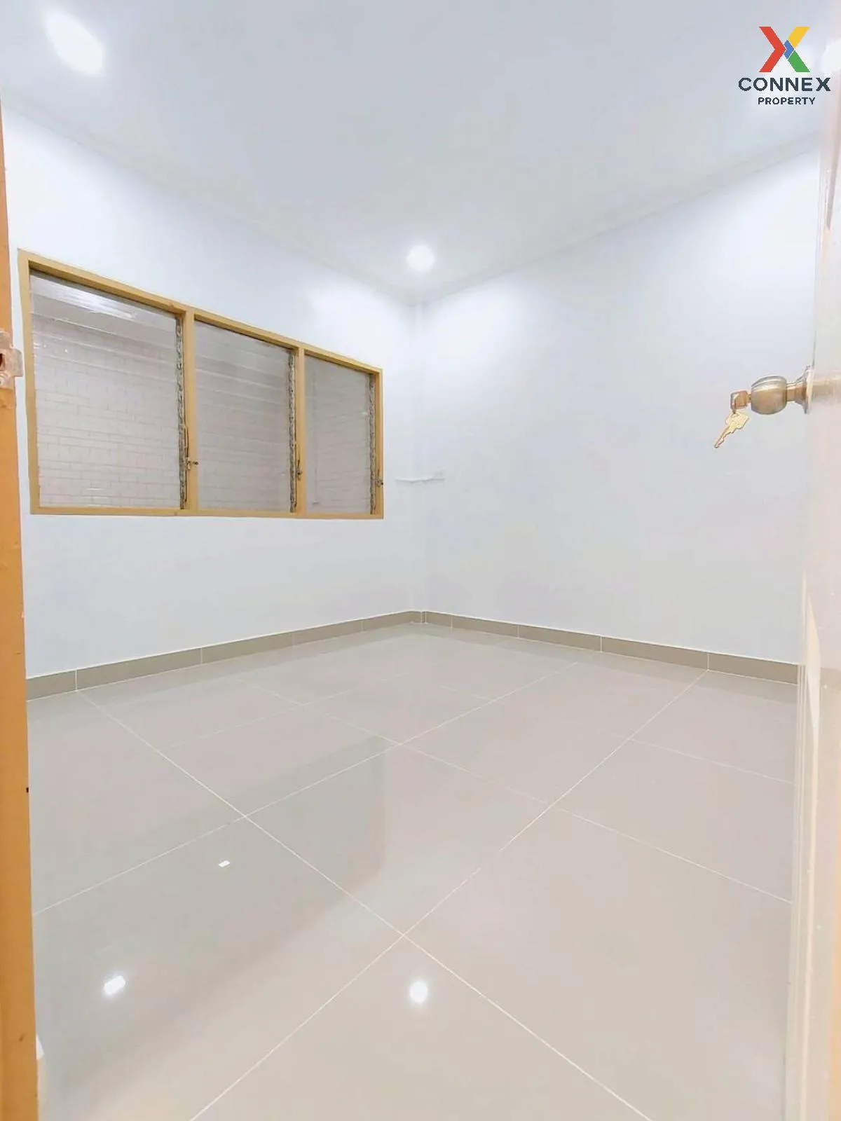 ขายทาวน์เฮ้าส์/ทาวน์โฮม  บ้านฟ้ารังสิต คลอง 4 หน้ากว้าง รีโนเวทให