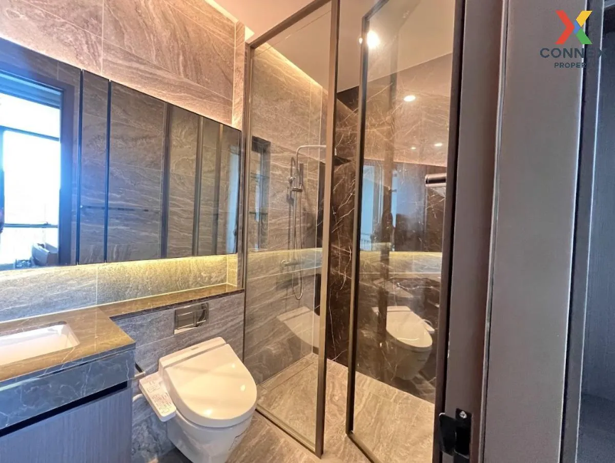 For Rent Condo , The Esse Sukhumvit 36 , nice view , high floor ,