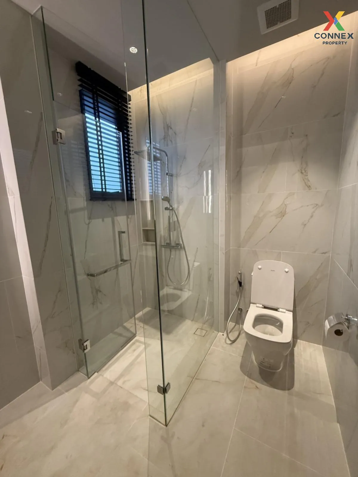 เช่าบ้าน  ศิรนินทร์ เรสซิเดนเซส พัฒนาการ MRT-กลันตัน (สายสีเหลือง