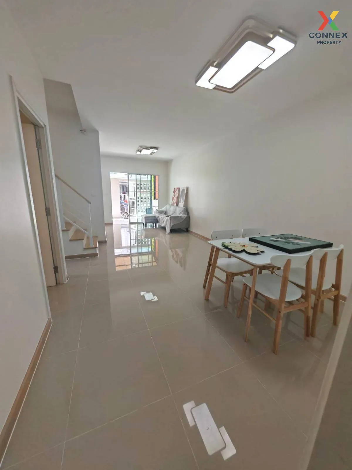 ขายทาวน์เฮ้าส์/ทาวน์โฮม  เจ ซิตี้ สุขุมวิท – แพรกษา หน้ากว้าง รีโ 3