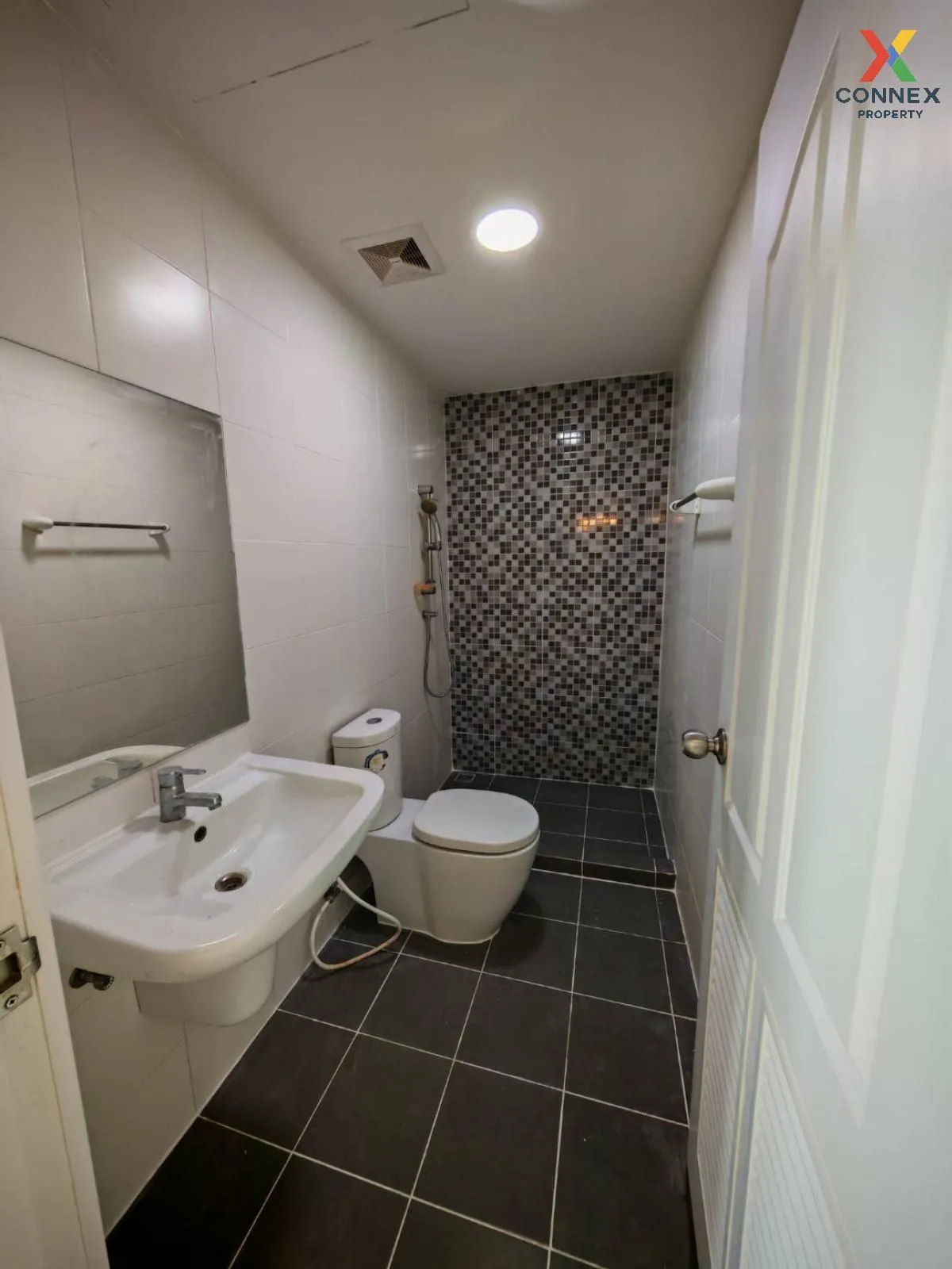 ขายทาวน์เฮ้าส์/ทาวน์โฮม  เจ ซิตี้ สุขุมวิท – แพรกษา หน้ากว้าง รีโ