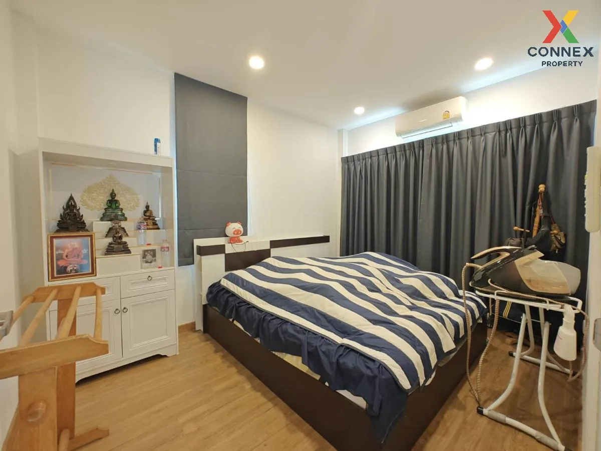 ขายบ้าน  เซนโทร วงแหวน - จตุโชติ ห้องมุม หน้ากว้าง สามวาตะวันตก เ