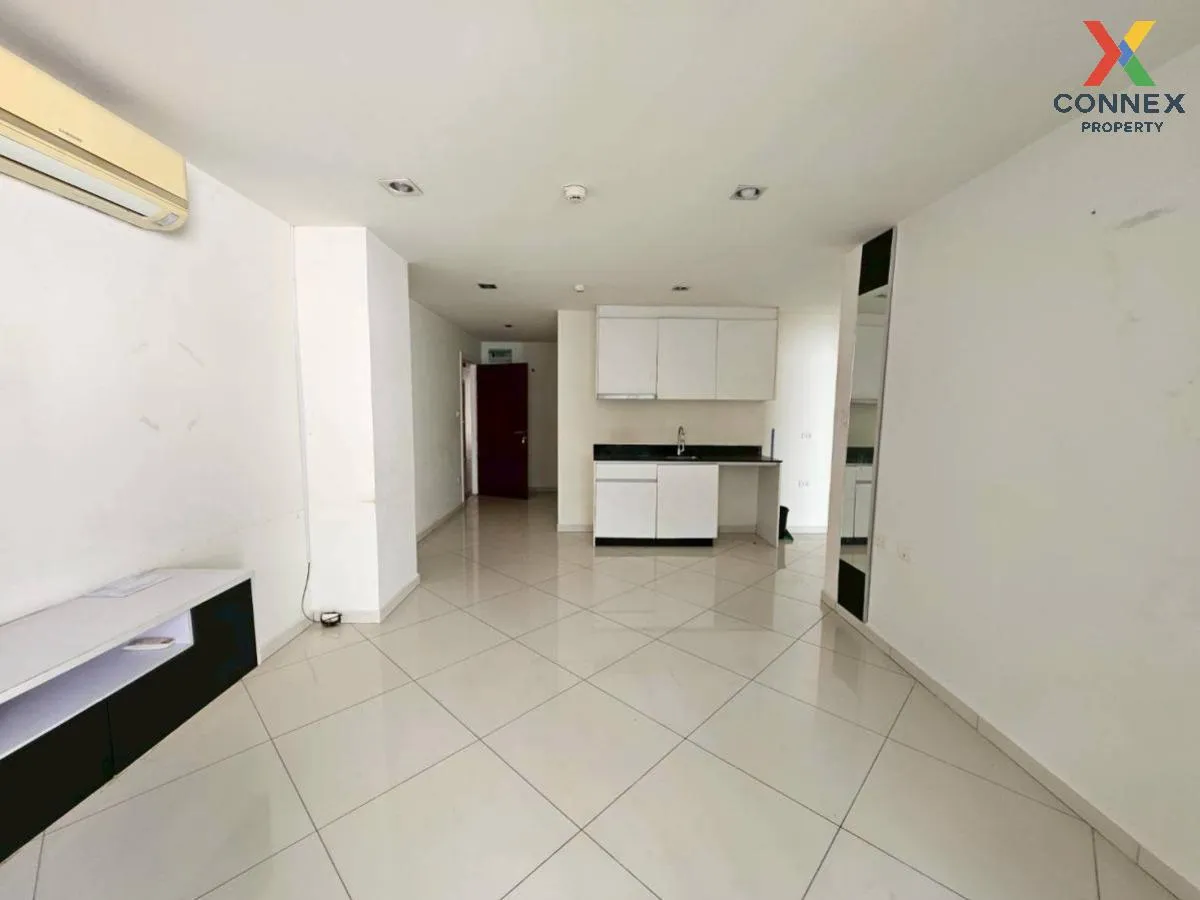 For Sale Condo , Art on the Hill , corner unit , Na Kluea , Bang  3